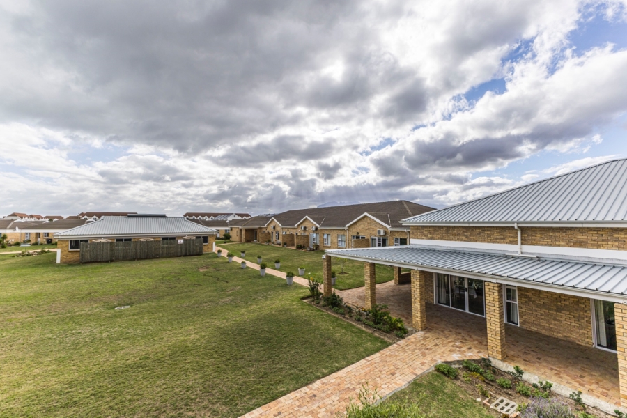 2 Bedroom Property for Sale in Whispering Pines Western Cape